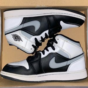 Nike Air Jordan 1 Mid GS White Shadow Youth 4.5